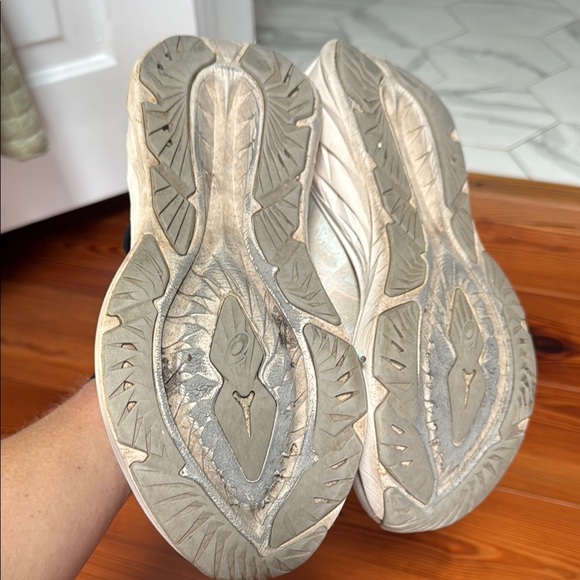 ASICS Novablast 4 - Picture 5 of 6